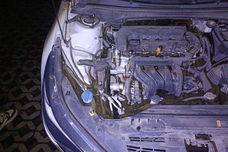 Used Hyundai Elantra 2021 1.5L CVT LUX Prestige Edition Engine Bay Right