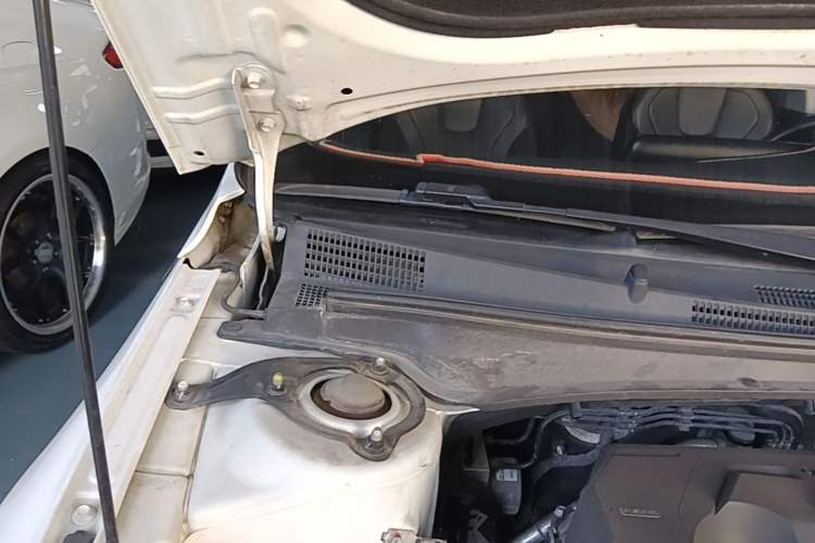 Used Hyundai Elantra 2021 1.5L CVT GLX Elite Edition Engine Bay Right