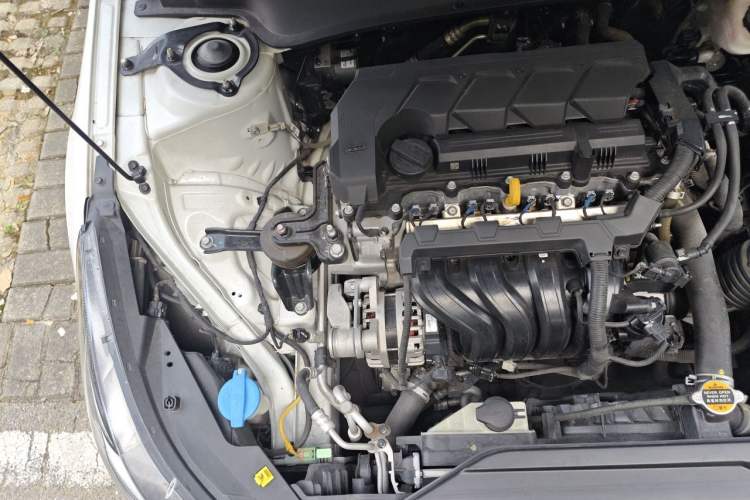 Used Hyundai Elantra 2021 1.5L CVT GLX Elite Edition Engine Bay Right