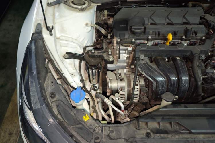 Used Hyundai Elantra 2021 1.5L CVT GLX Elite Edition Engine Bay Right