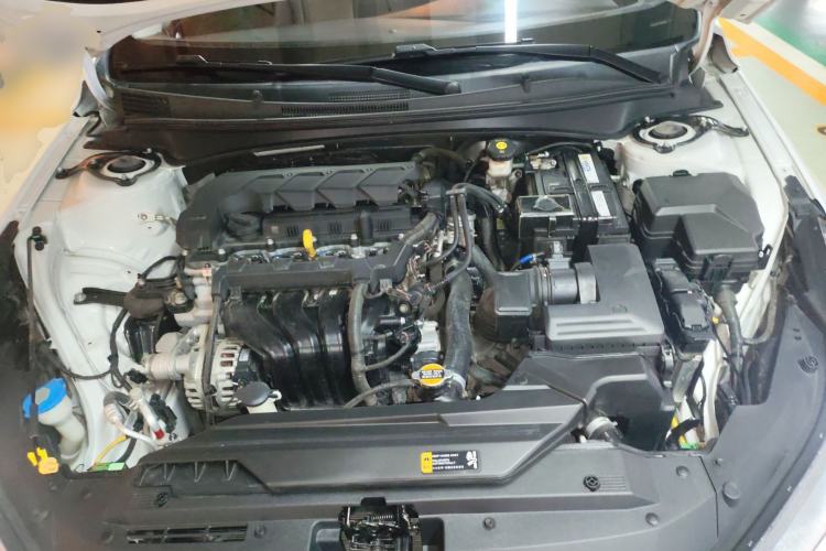 Used Hyundai Elantra 2021 1.5L CVT GLX Elite Edition Engine Bay
