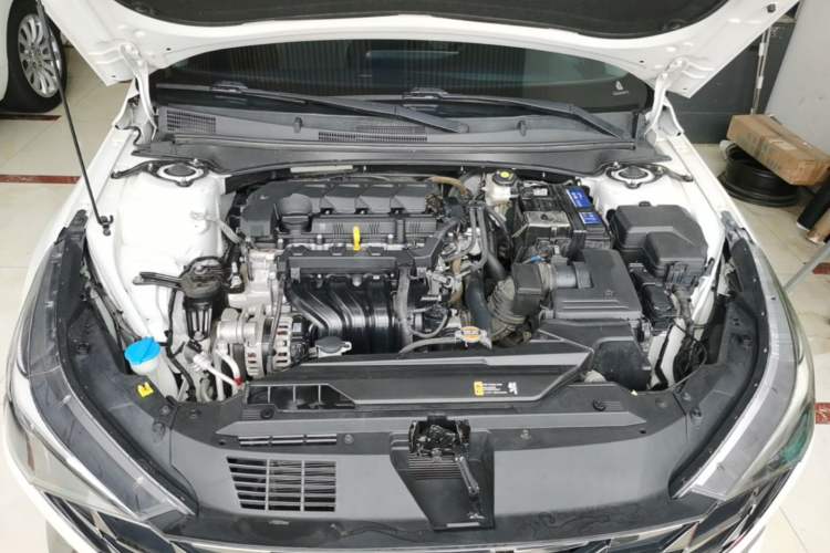 Used Hyundai Elantra 2021 1.5L CVT LUX Prestige Edition Engine Bay
