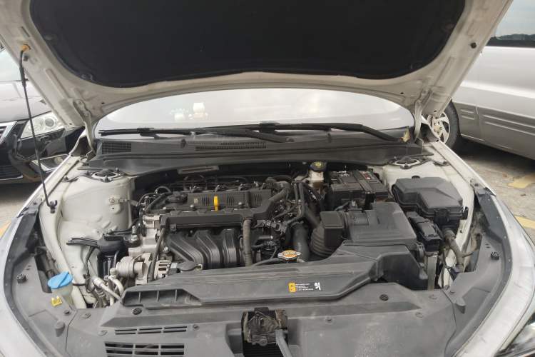 Used Hyundai Elantra 2021 1.5L CVT GLX Elite Edition Engine Bay
