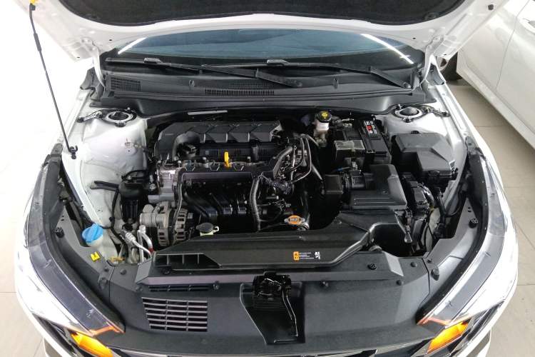 Used Hyundai Elantra 2021 1.5L CVT LUX Prestige Edition Engine Bay