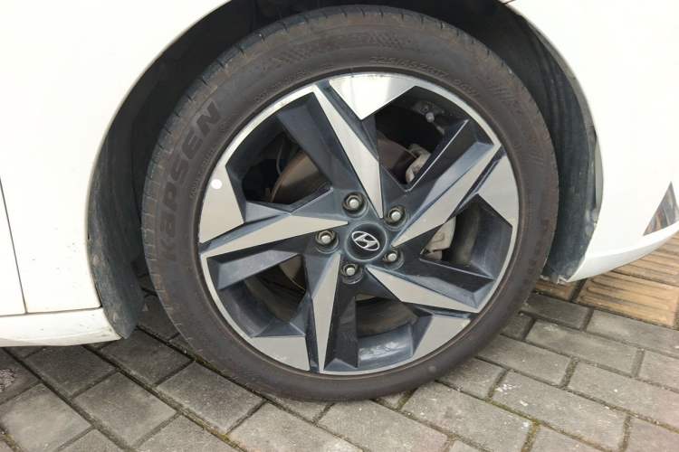 Used Hyundai Elantra 2021 1.5L CVT LUX Prestige Edition Exterior 1