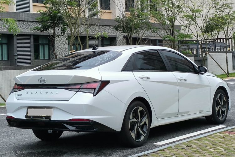 Used Hyundai Elantra 2021 1.5L CVT GLX Elite Edition Exterior 1