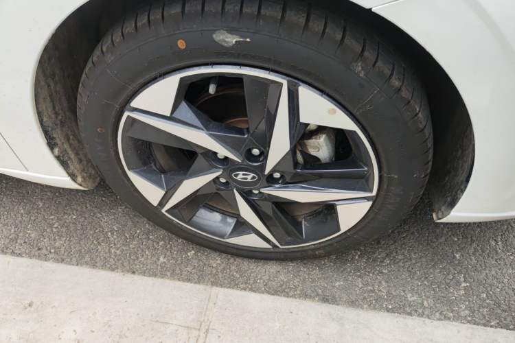Used Hyundai Elantra 2021 1.5L CVT LUX Prestige Edition Exterior 1