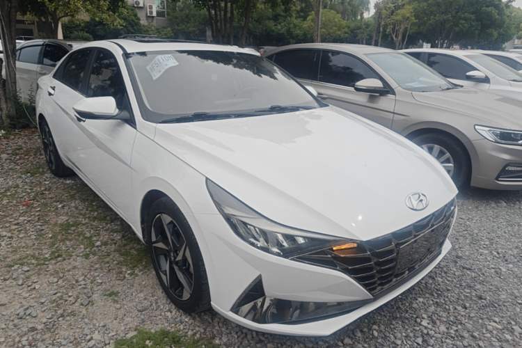 Used Hyundai Elantra 2021 1.5L CVT LUX Prestige Edition Exterior 1