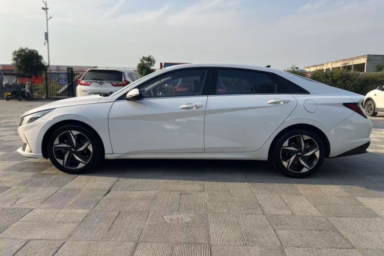 Used Hyundai Elantra 2021 1.5L CVT LUX Prestige Edition Exterior 2