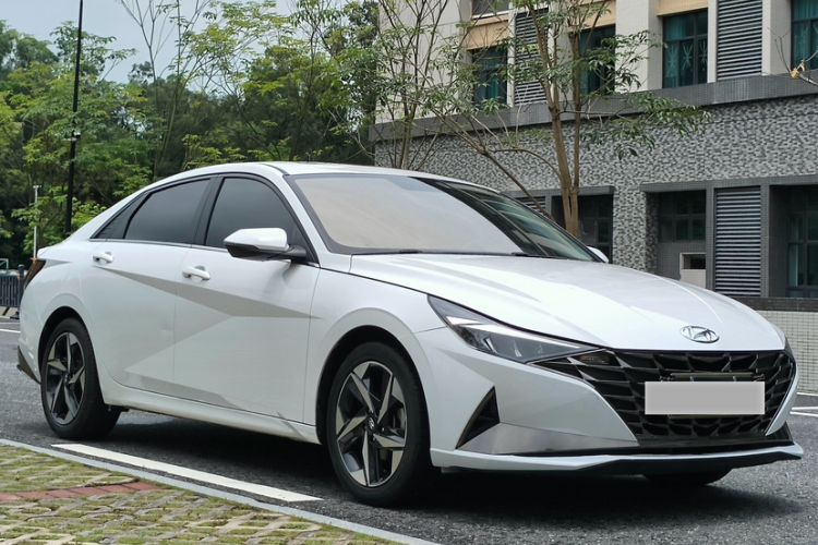 Used Hyundai Elantra 2021 1.5L CVT GLX Elite Edition Exterior 2
