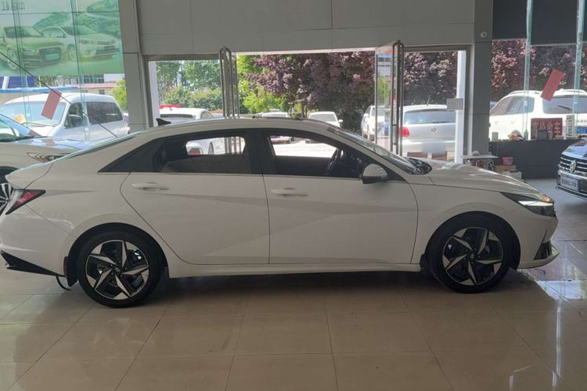 Used Hyundai Elantra 2021 1.5L CVT LUX Prestige Edition Exterior 2