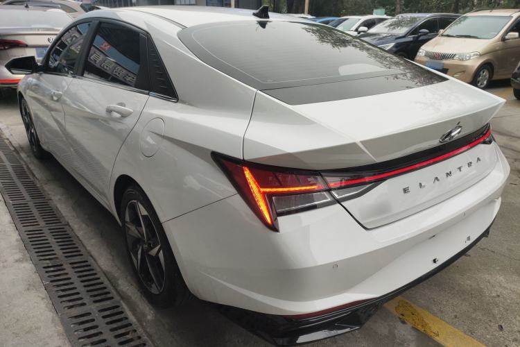 Used Hyundai Elantra 2021 1.5L CVT LUX Prestige Edition Exterior 2