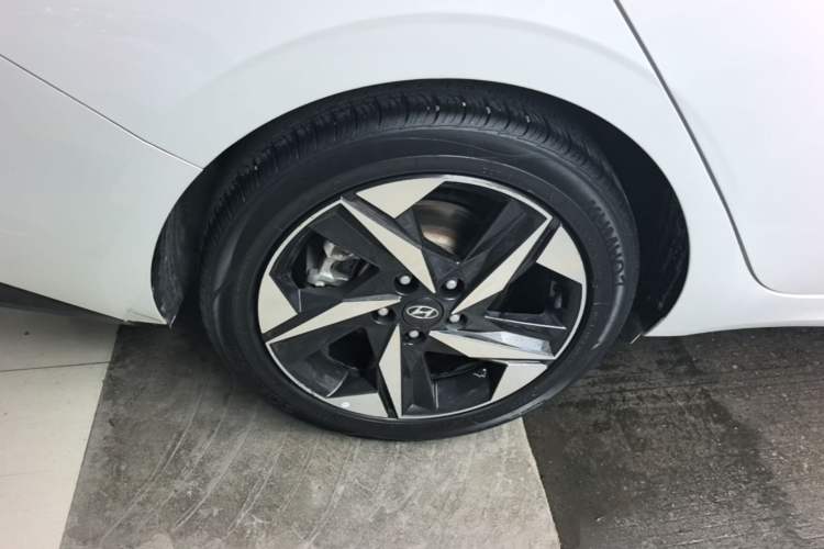 Used Hyundai Elantra 2021 1.5L CVT GLX Elite Edition Exterior 3
