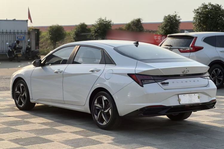 Used Hyundai Elantra 2021 1.5L CVT LUX Prestige Edition Exterior 3