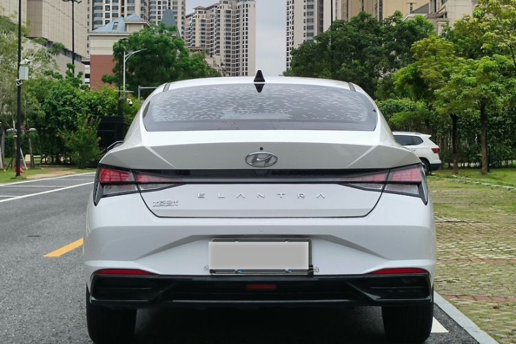 Used Hyundai Elantra 2021 1.5L CVT GLX Elite Edition Exterior 3