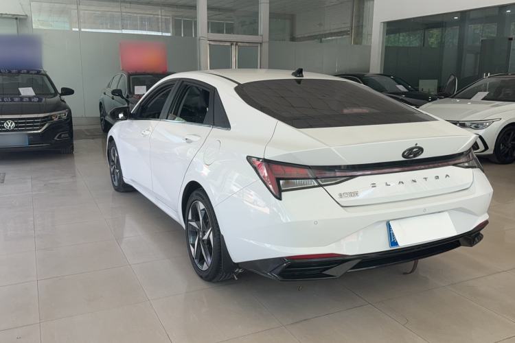 Used Hyundai Elantra 2021 1.5L CVT LUX Prestige Edition Exterior 3