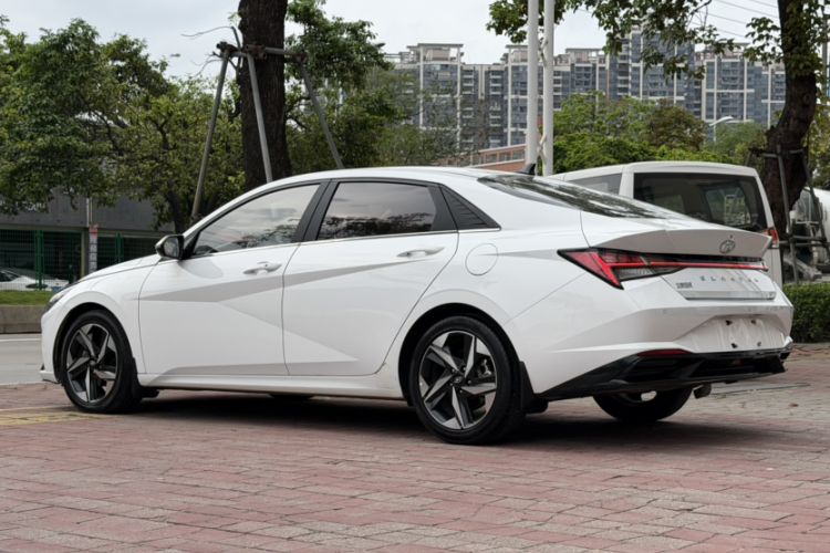 Used Hyundai Elantra 2021 1.5L CVT LUX Prestige Edition Exterior 3