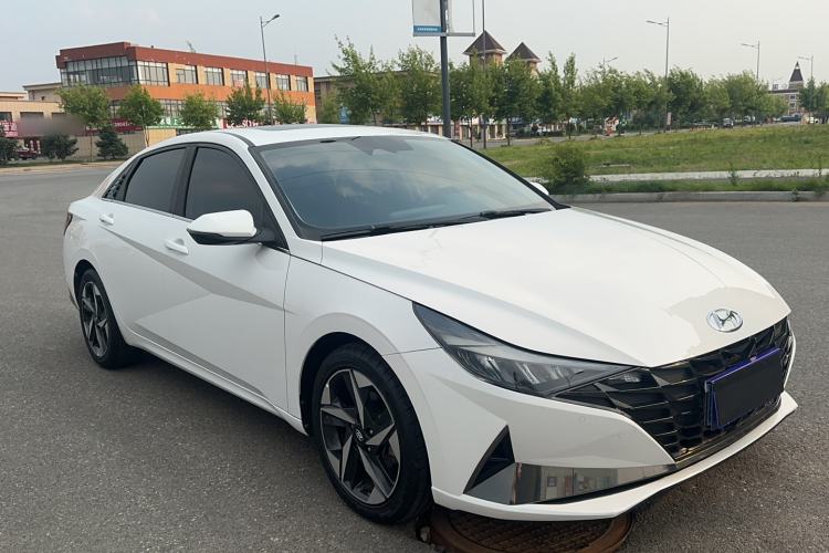 Used Hyundai Elantra 2021 1.5L CVT LUX Prestige Edition Exterior 3