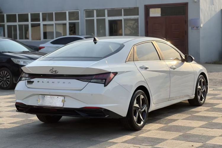 Used Hyundai Elantra 2021 1.5L CVT LUX Prestige Edition Exterior 4
