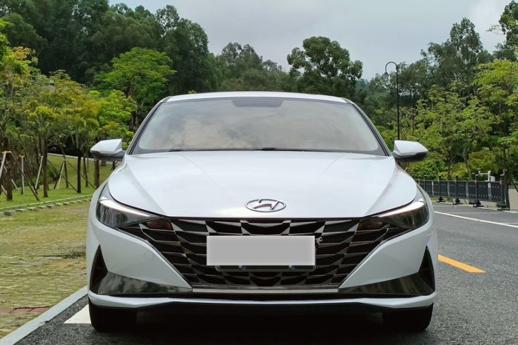 Used Hyundai Elantra 2021 1.5L CVT GLX Elite Edition Exterior 4