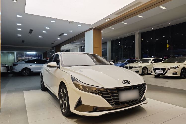 Used Hyundai Elantra 2021 1.5L CVT LUX Prestige Edition Exterior 4