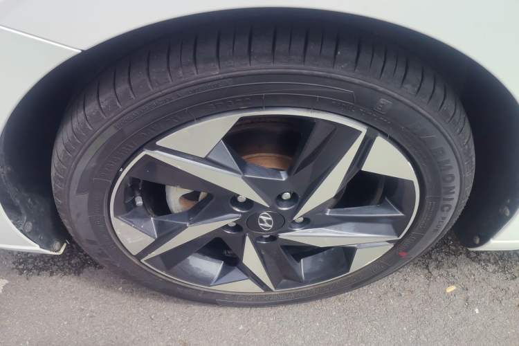 Used Hyundai Elantra 2021 1.5L CVT GLX Elite Edition Exterior 4