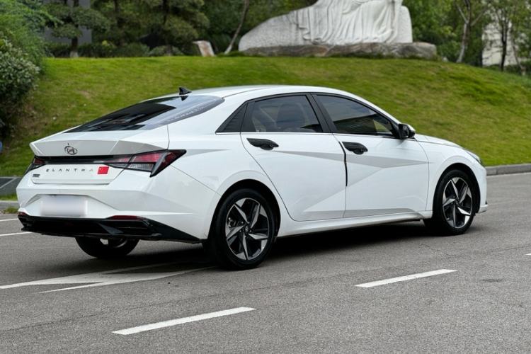 Used Hyundai Elantra 2021 1.5L CVT GLX Elite Edition Exterior 5