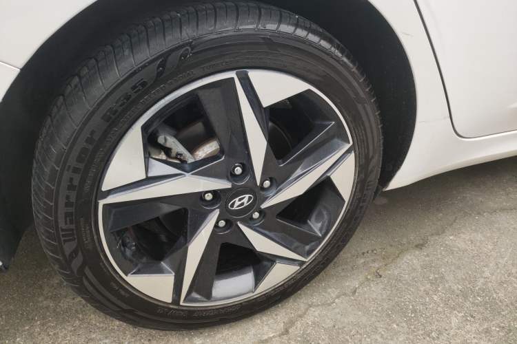 Used Hyundai Elantra 2021 1.5L CVT LUX Prestige Edition Exterior 5