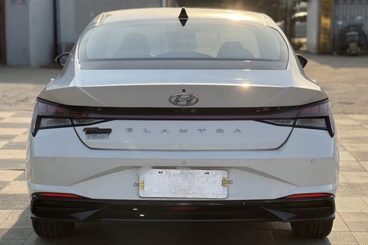 Used Hyundai Elantra 2021 1.5L CVT LUX Prestige Edition Exterior 6