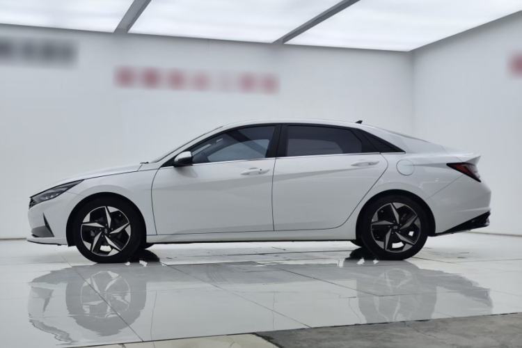 Used Hyundai Elantra 2021 1.5L CVT LUX Prestige Edition Exterior 6