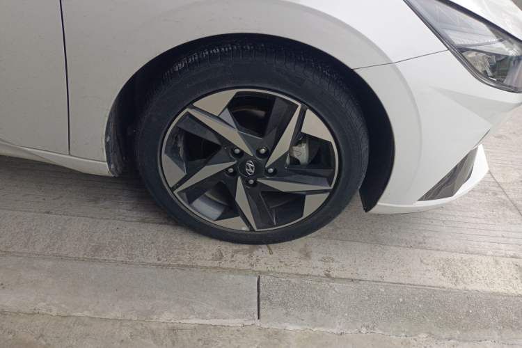 Used Hyundai Elantra 2021 1.5L CVT LUX Prestige Edition Exterior 7