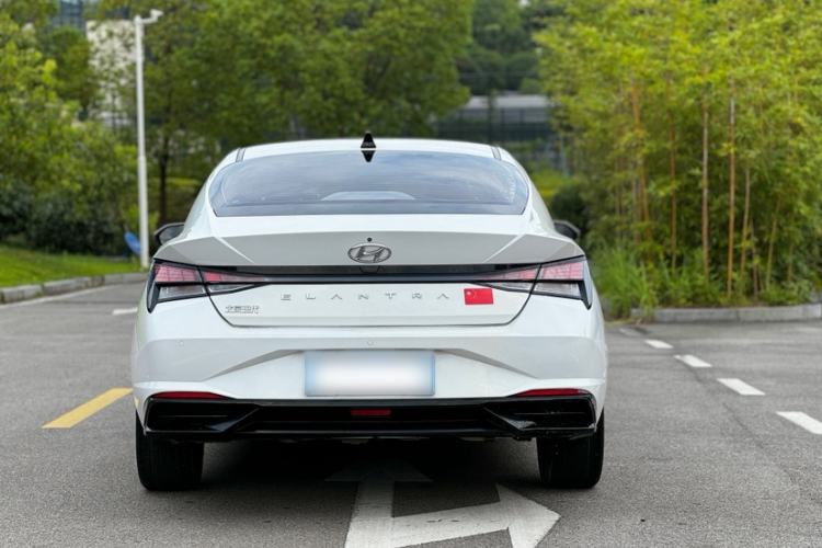 Used Hyundai Elantra 2021 1.5L CVT GLX Elite Edition Exterior 8