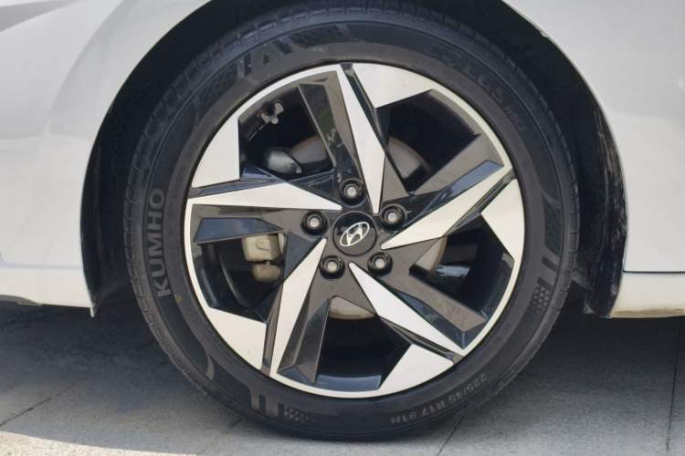 Used Hyundai Elantra 2021 240TGDi DCT LUX Prestige Edition Exterior 8