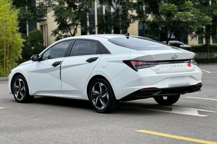Used Hyundai Elantra 2021 1.5L CVT GLX Elite Edition Exterior 9
