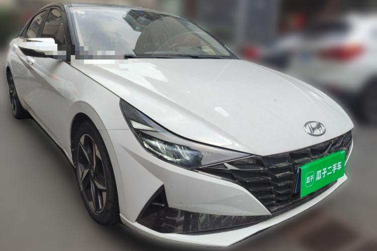 Used Hyundai Elantra 2021 1.5L CVT LUX Prestige Edition Front Right 45 Deg