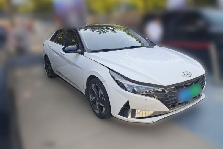 Used Hyundai Elantra 2021 1.5L CVT LUX Prestige Edition Front Right 45 Deg