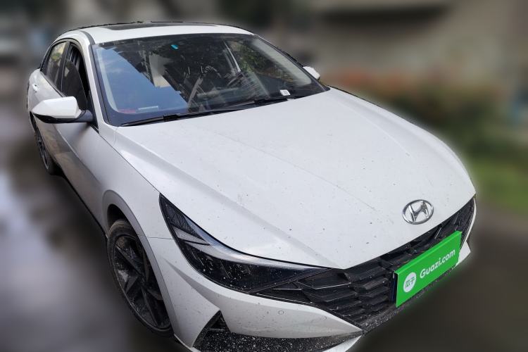 Used Hyundai Elantra 2021 1.5L CVT GLX Elite Edition Front Right 45 Deg