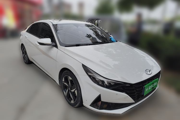 Used Hyundai Elantra 2021 1.5L CVT LUX Prestige Edition Front Right 45 Deg