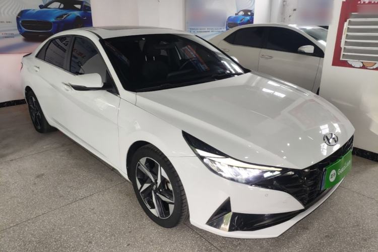 Used Hyundai Elantra 2021 240TGDi DCT LUX Prestige Edition Front Right 45 Deg