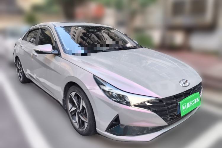 Used Hyundai Elantra 2021 1.5L CVT LUX Prestige Edition Front Right 45 Deg