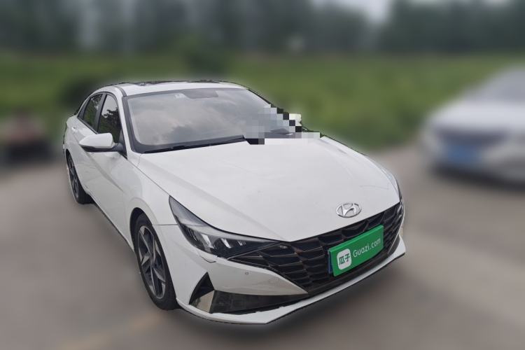 Used Hyundai Elantra 2021 1.5L CVT GLX Elite Edition Front Right 45 Deg