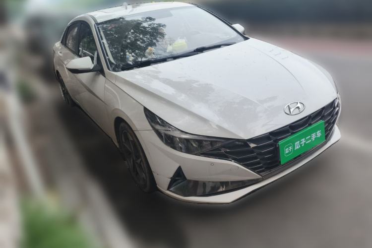 Used Hyundai Elantra 2021 1.5L CVT GLX Elite Edition Front Right 45 Deg