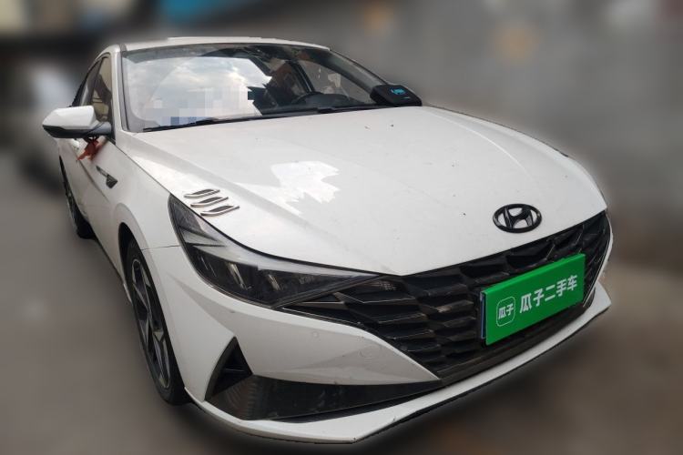 Used Hyundai Elantra 2021 1.5L CVT LUX Prestige Edition Front Right 45 Deg