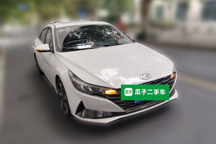 Used Hyundai Elantra 2021 1.5L CVT LUX Prestige Edition Front Right 45 Deg