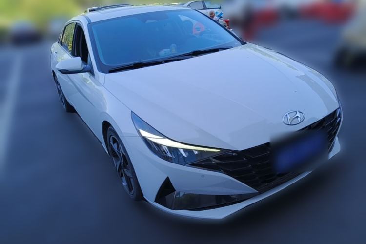 Used Hyundai Elantra 2021 1.5L CVT LUX Prestige Edition Front Right 45 Deg