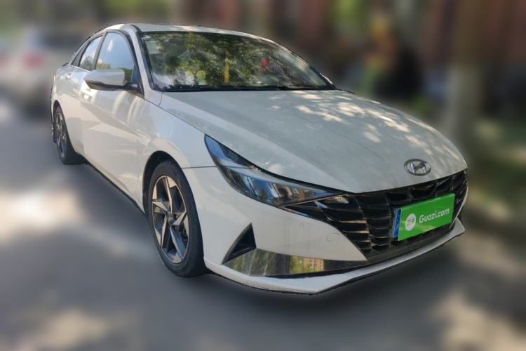 Used Hyundai Elantra 2021 1.5L CVT LUX Prestige Edition Front Right 45 Deg
