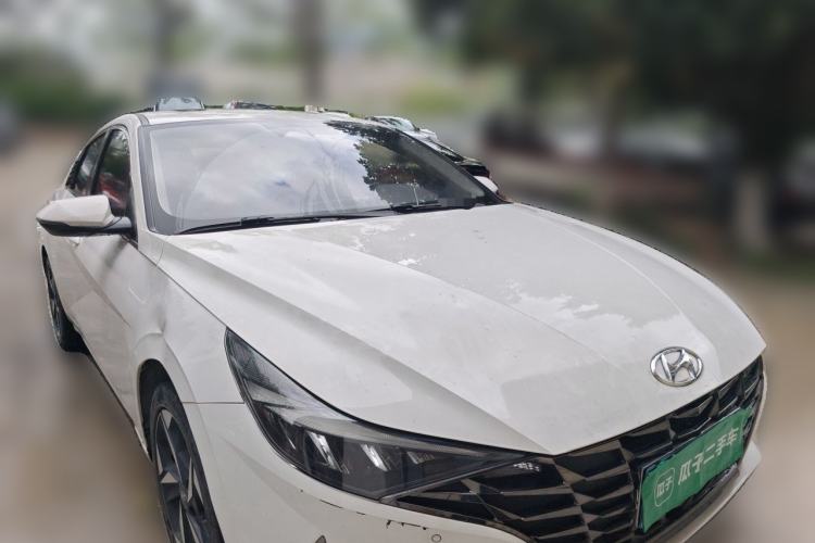 Used Hyundai Elantra 2021 1.5L CVT LUX Prestige Edition Front Right 45 Deg