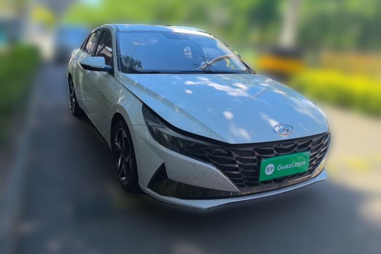 Used Hyundai Elantra 2021 1.5L CVT GLX Elite Edition Front Right 45 Deg