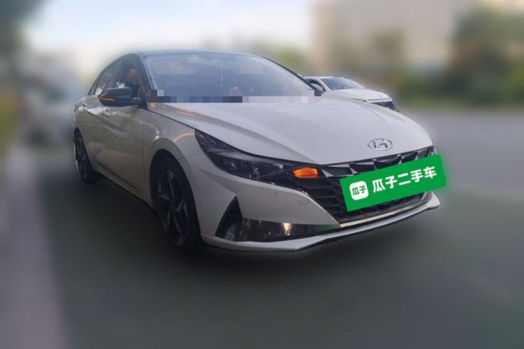 Used Hyundai Elantra 2021 1.5L CVT LUX Prestige Edition Front Right 45 Deg
