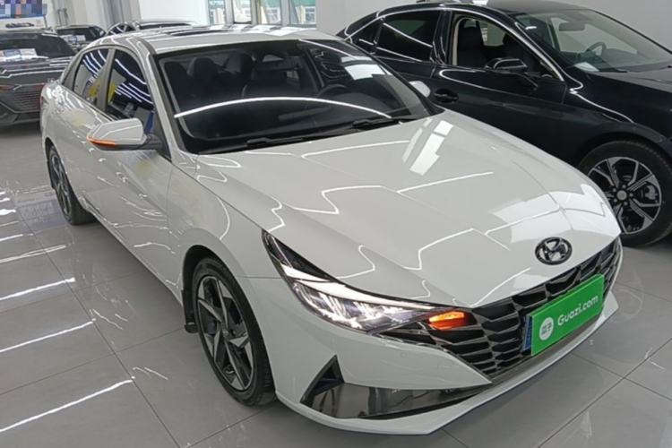 Used Hyundai Elantra 2021 1.5L CVT LUX Prestige Edition Front Right 45 Deg